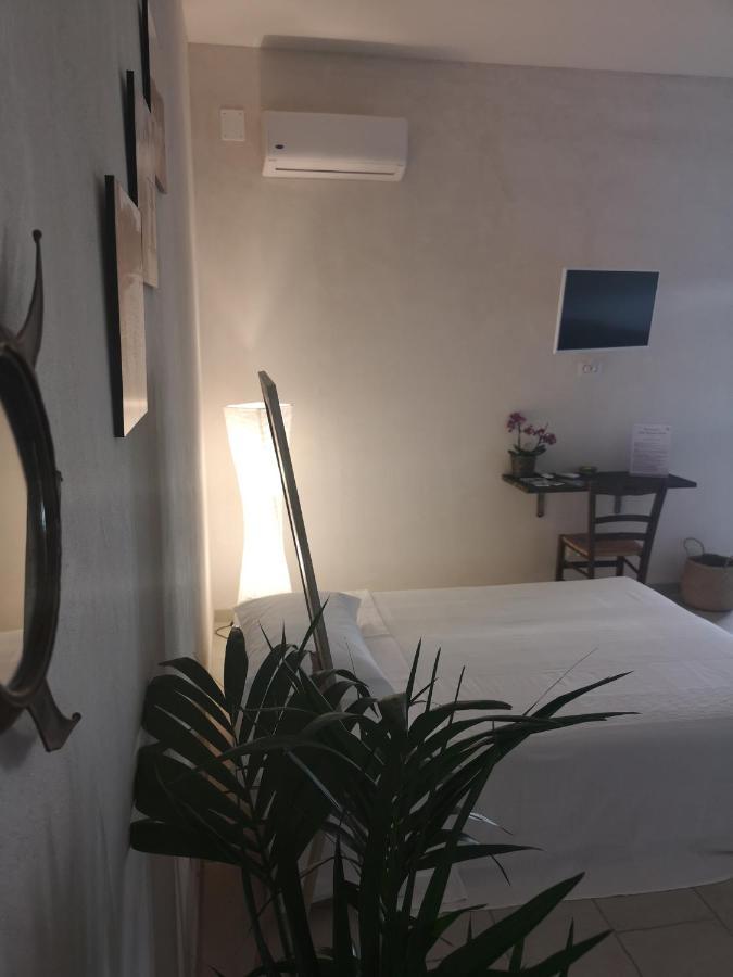 פרוסידה B&B Villa Rosalia מראה חיצוני תמונה