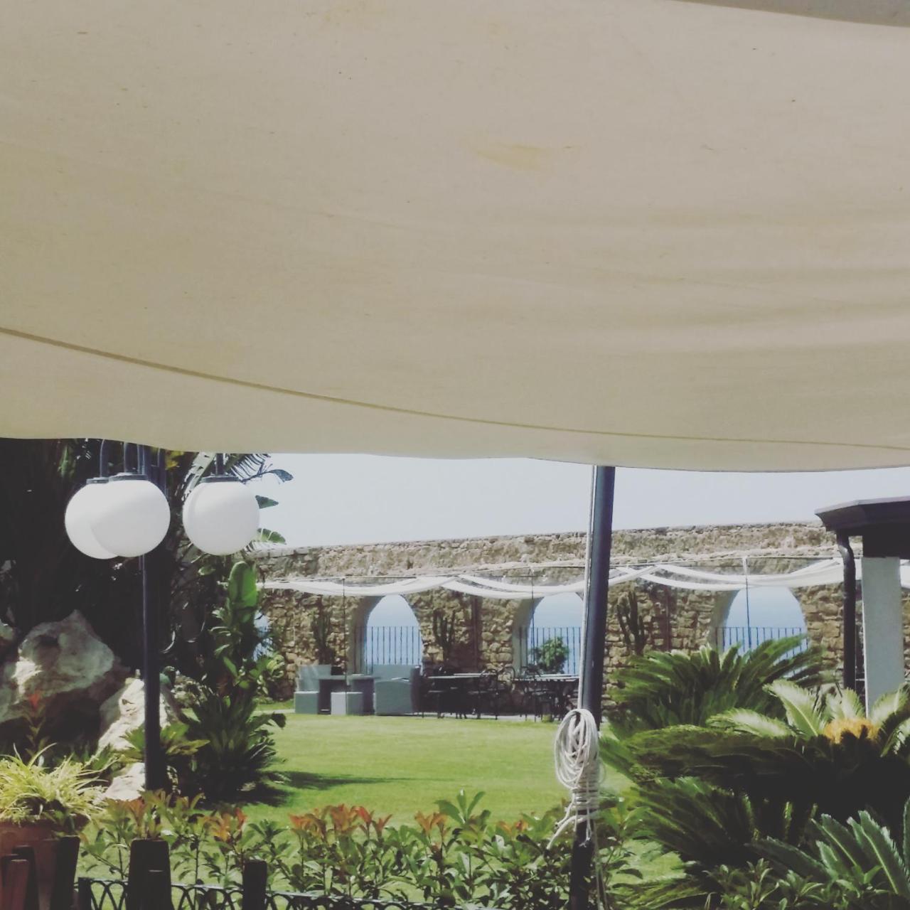 פרוסידה B&B Villa Rosalia מראה חיצוני תמונה